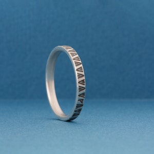 Nordic pattern ring with small triangles, Celtic pattern, 925/... silver, width approx. 2.8 mm, can be personalised