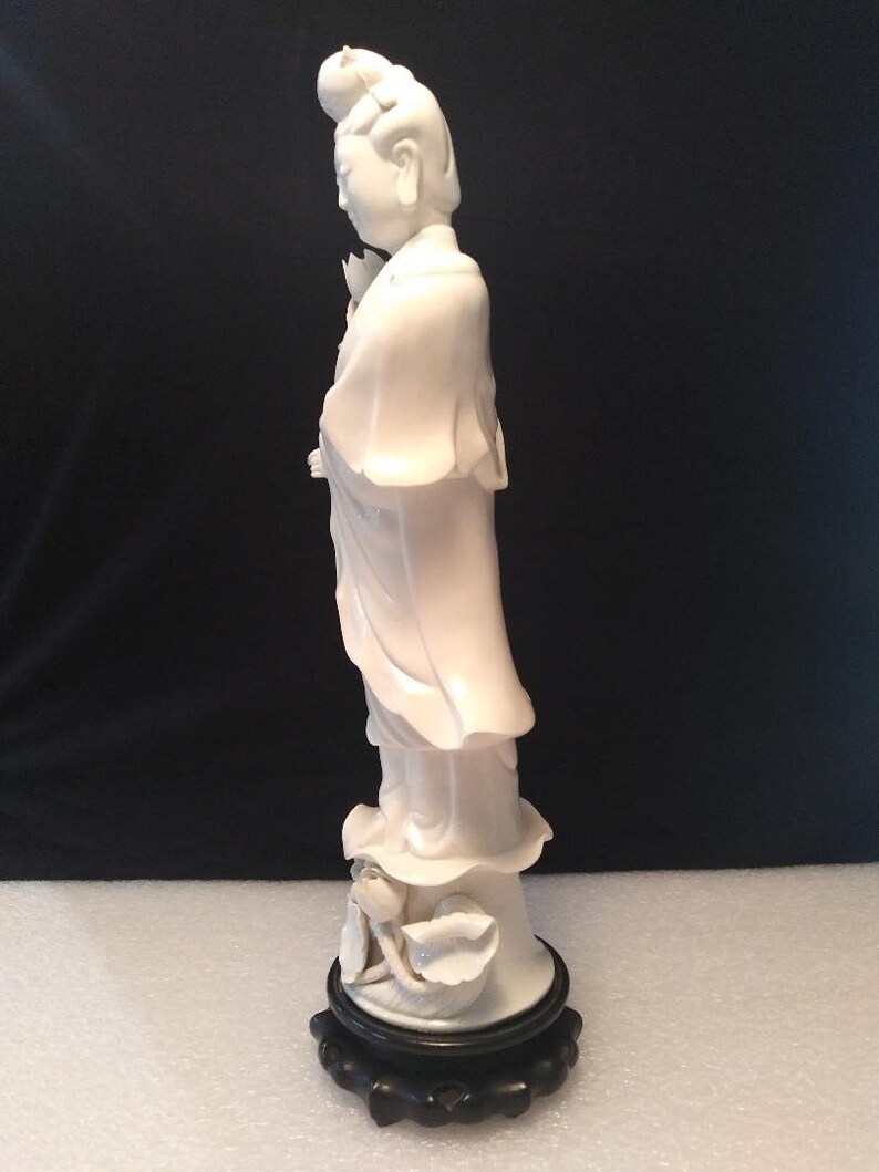 Figurinechinese Blanc De Chine Porcelain Guan Yin Figure Etsy