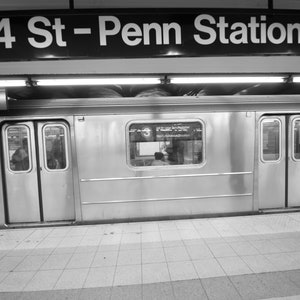 New York City Subway Platform, NYC, Subway