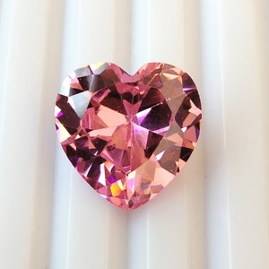 Underbar!!!!! Rosa hjärta i fin form Utmärkt ädelsten av högsta kvalitet Storlek - 13x13x7MM Karat - 15.85 Vacker ädelsten (och extra gåva)