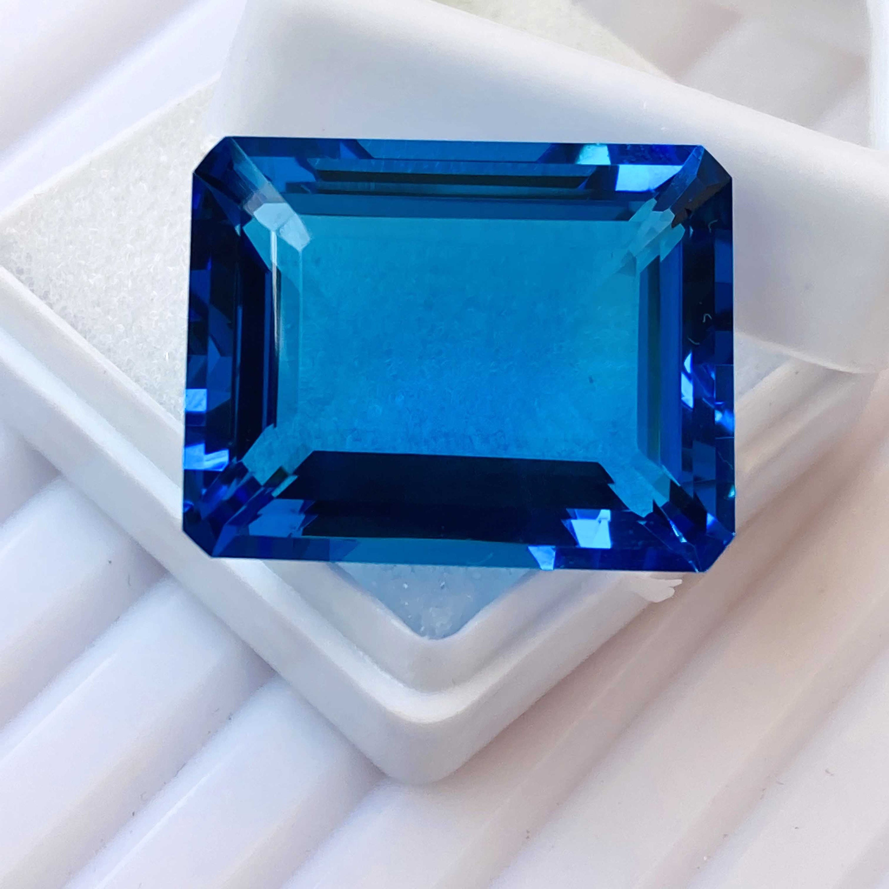 Topaze Bleue Foncé En Vrac 48,80 Carats – Taille Coussin – Qualité œil Propre