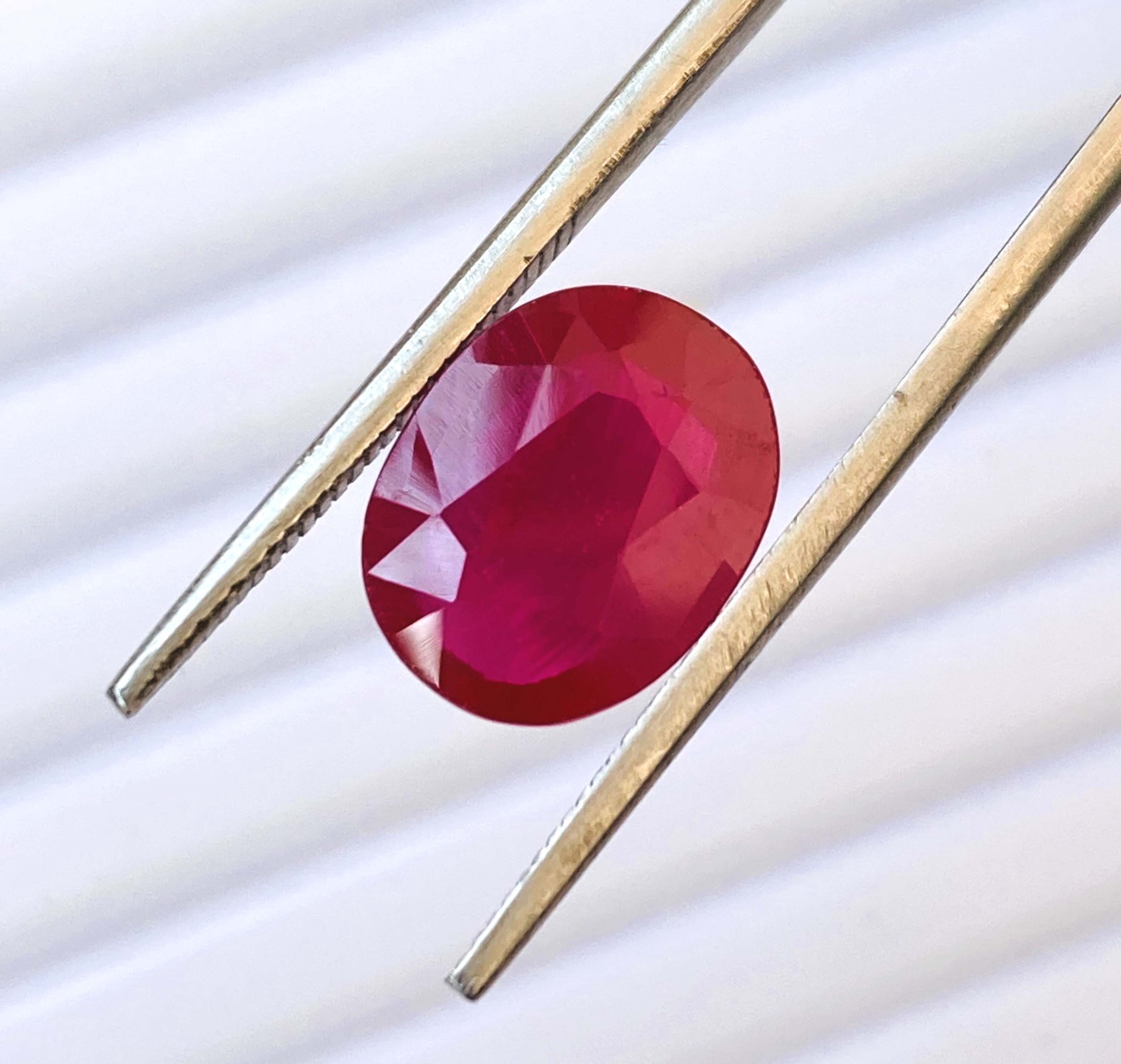 Rubis Naturel Ovale 11 Carats Rouge Du Mozambique - Certifié, Qualité œil Pur