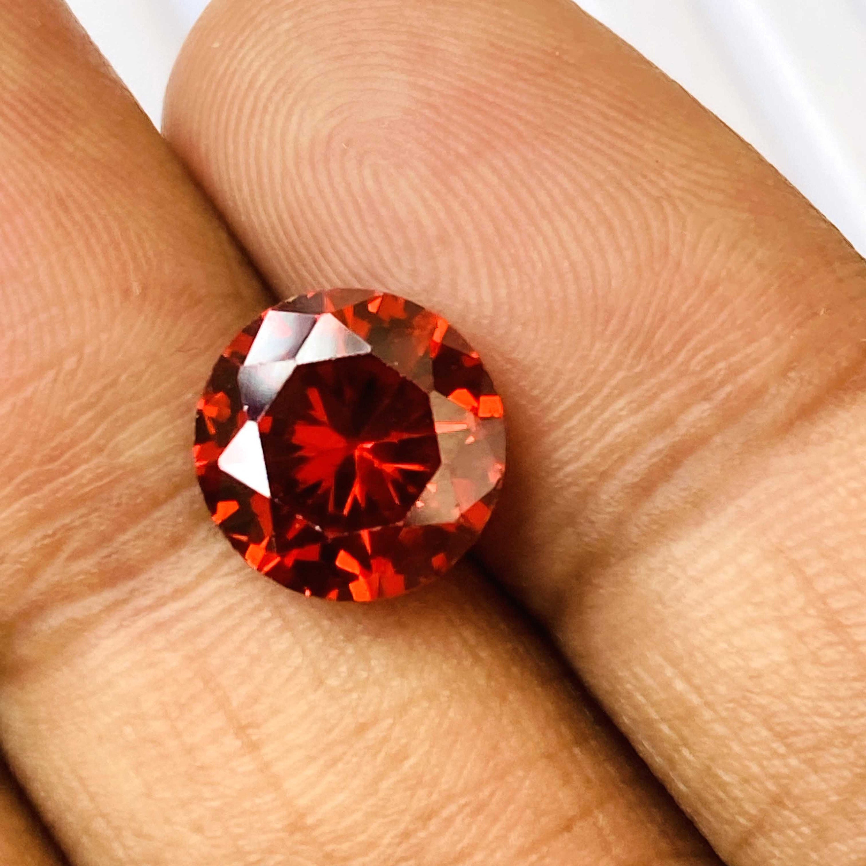 Diamant Brut Naturel Rouge De 3.52 Carats - Non Taillé, Fantaisie, Qualité I3, Origine Afrique Du Sud