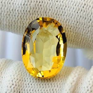 Hermosa piedra preciosa suelta de topacio amarillo de 8,15 cts. Tamaño 15 x 11 x 7 mm. Forma ovalada. Uso para la fabricación de joyas. Proveedores
