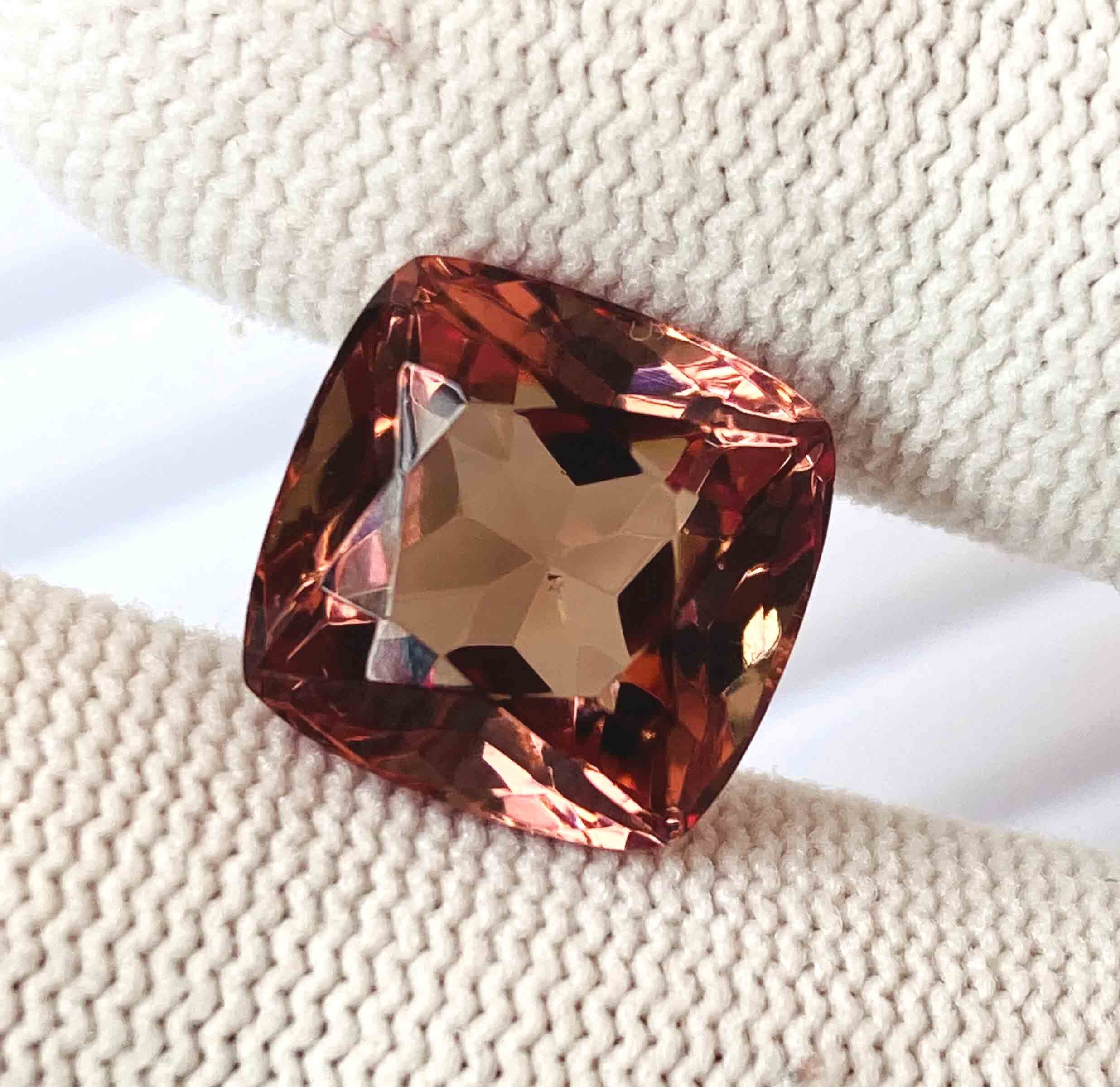8,00 CT. Alexandrite naturelle couleur changeante forme de casscher