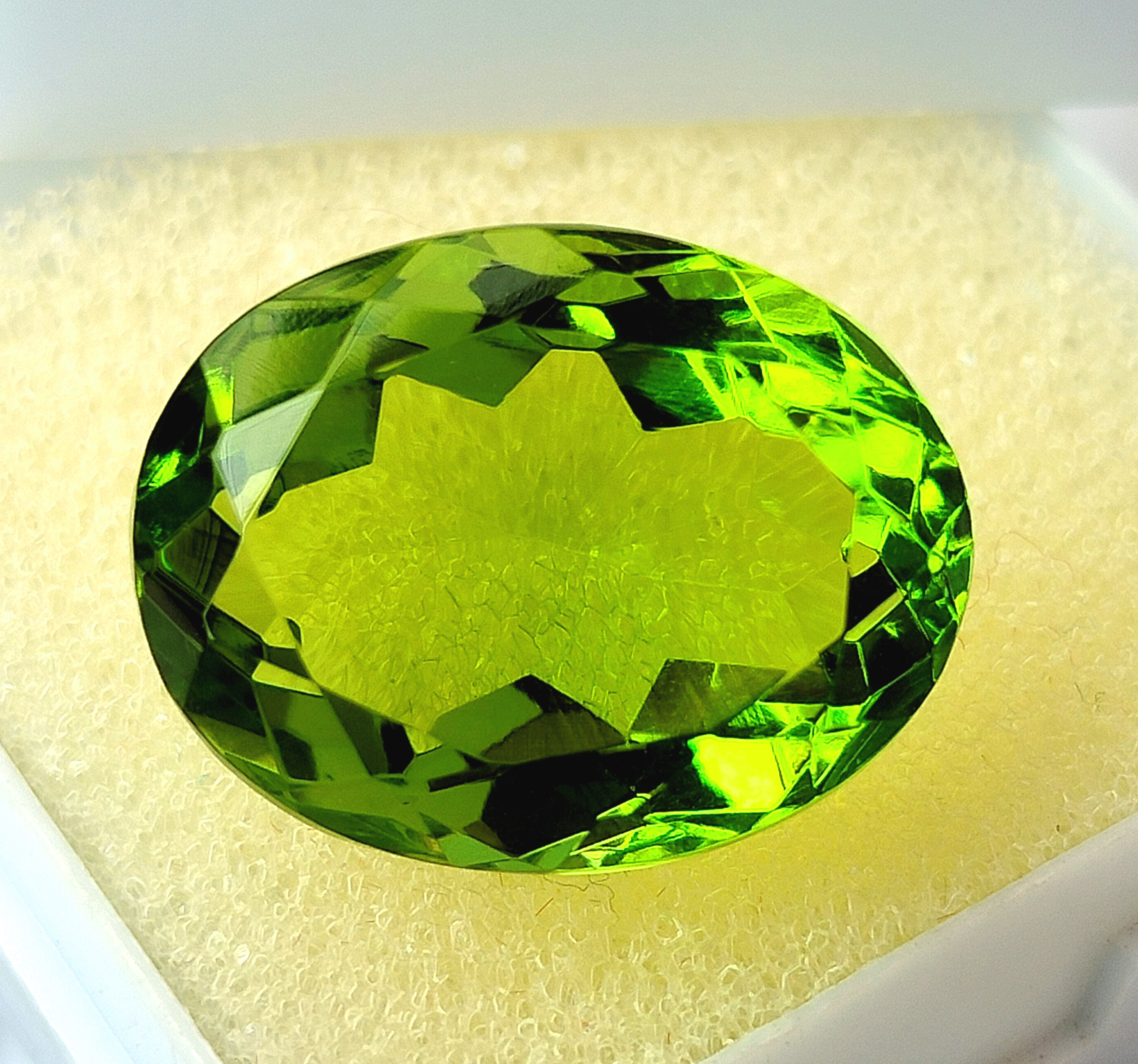 Green Precious Topaz Gemstone A+ Gemstone Oval Shape Size-15x12x9MM Cts-9.55 Beautiful Cut stone (And Extra Gift)