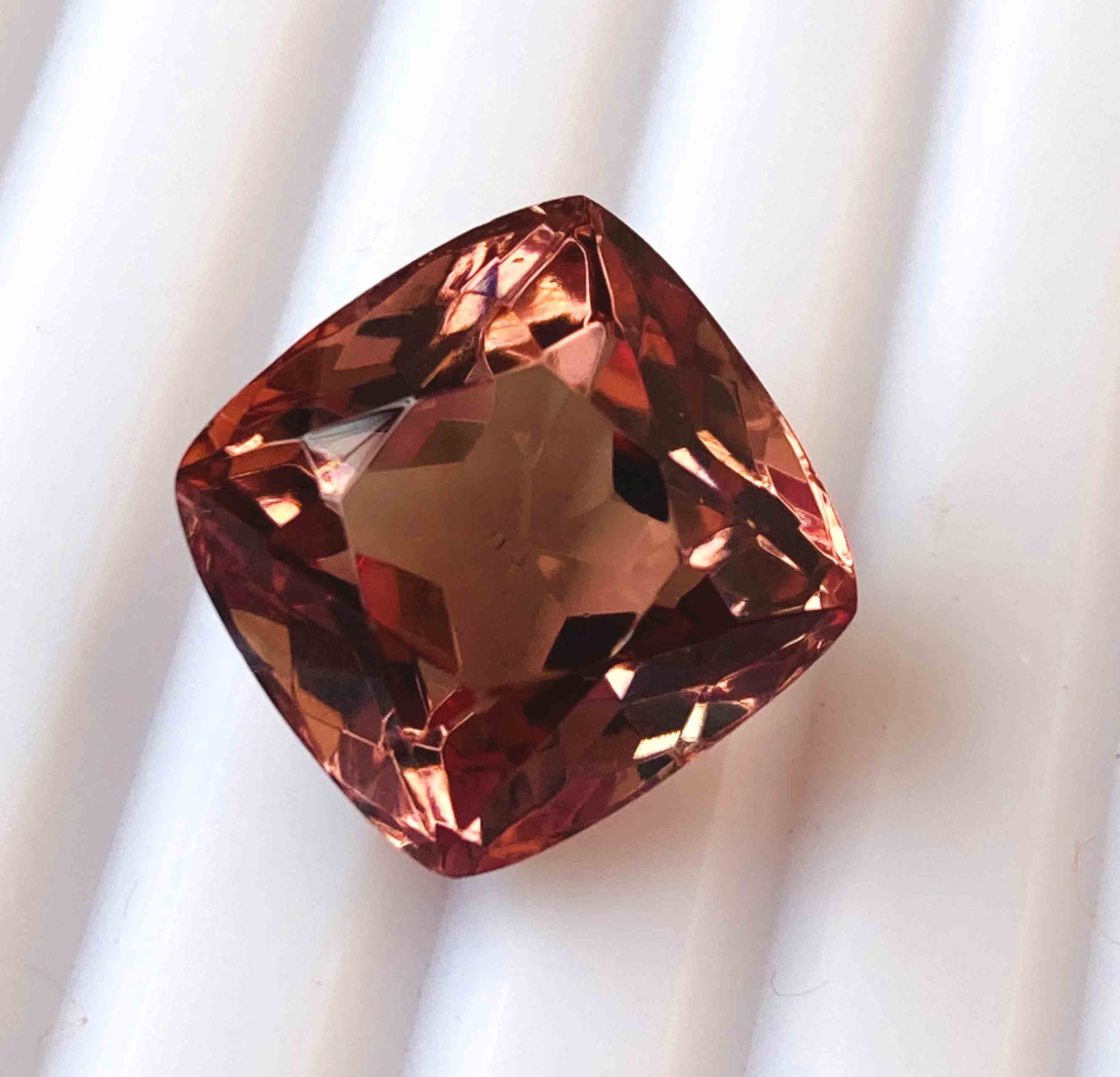 Superbe naturel 11,45 ct changement de couleur alexandrite coussin