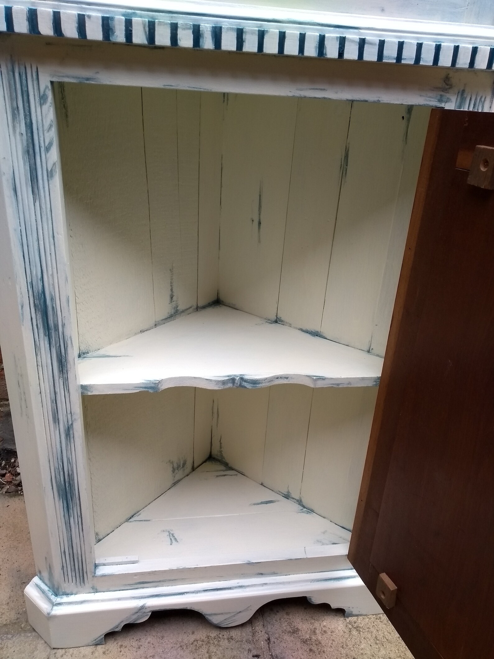 VENDIDO Gabinete de esquina gabinete de ginebra | Etsy