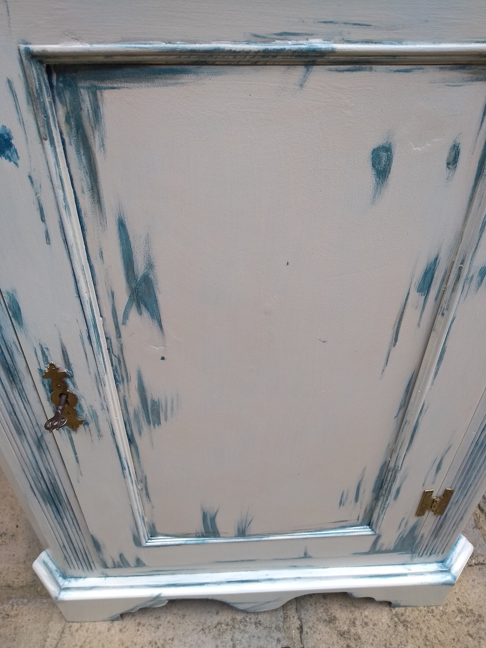 VENDIDO Gabinete de esquina gabinete de ginebra | Etsy