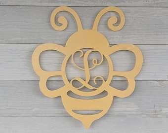 Colgador de puerta de madera con monograma de abejorro: decoración personalizada de primavera