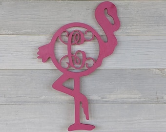 Colgador de puerta con monograma de flamenco: decoración de madera personalizada de 56 cm (22")