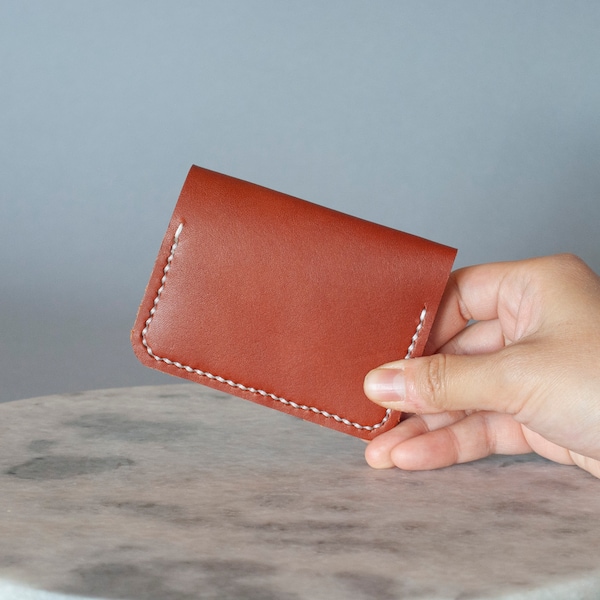 Compact leather wallet with personalization, bi-fold leather wallet, slim wallet, minimalist leather wallet
