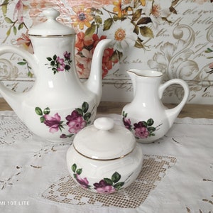 Gien France 3-piece coffee service, Chinon model