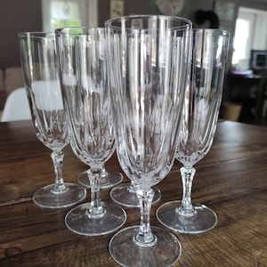 Lot de 6 flûtes à champagne vintages en cristal ciselé