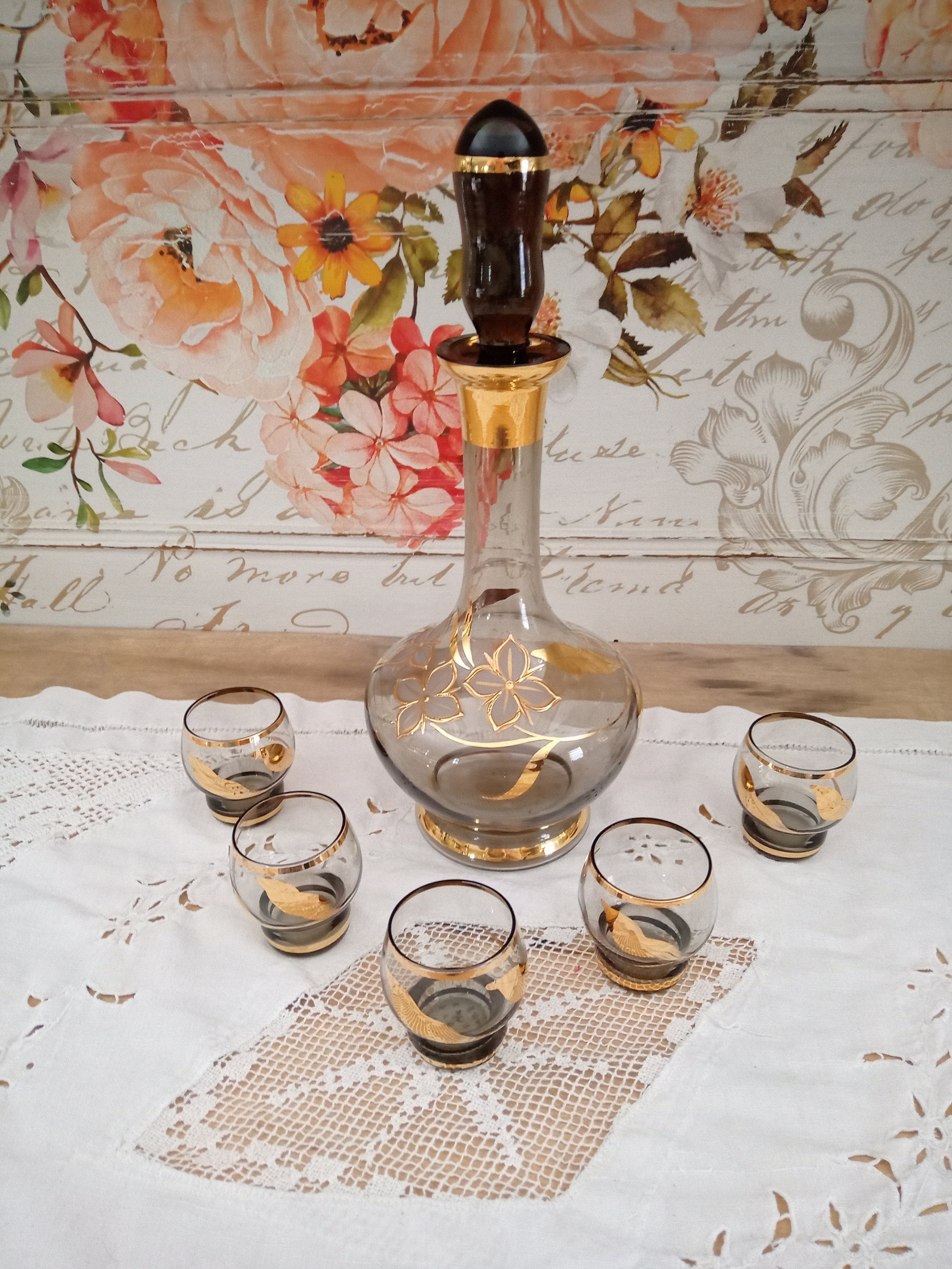 Service à Liqueur Vintage en Verre Brun Fumé Décor Floral Doré