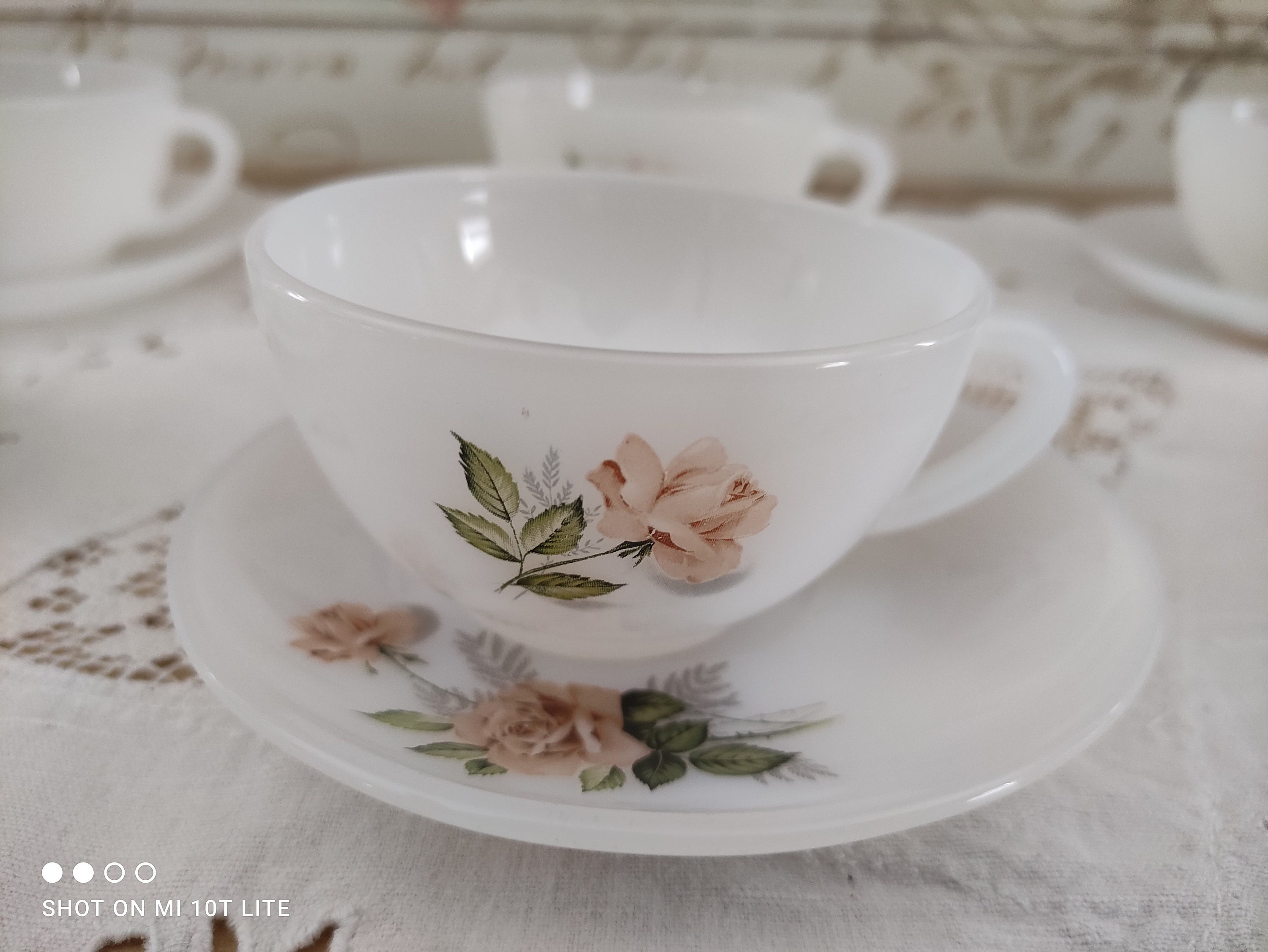 Lot de 6 Tasses à Café et Sous-Tasses Arcopal Décor Roses Anciennes