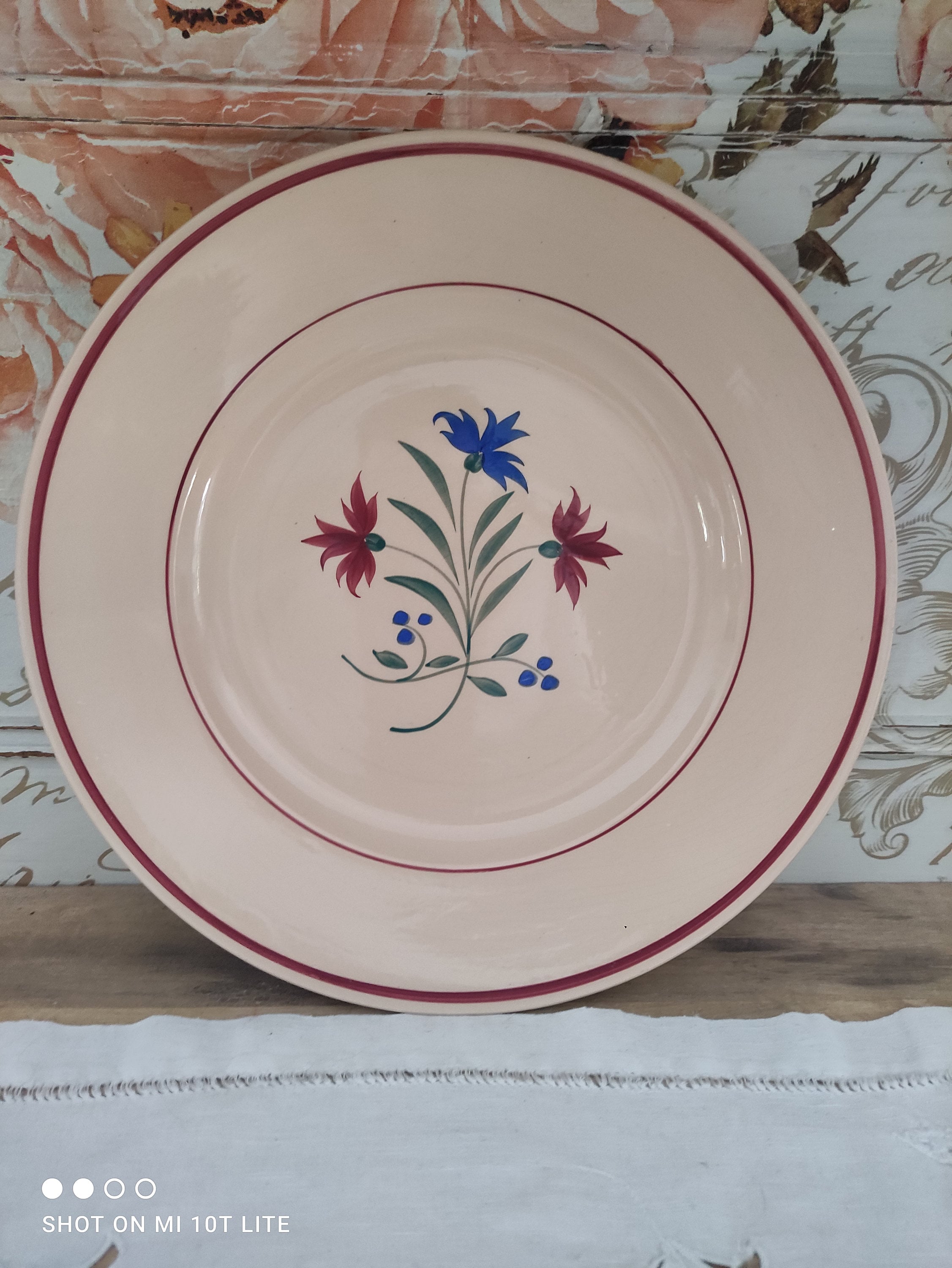 Round 1930s earthenware dish K&G Lunéville model Denise