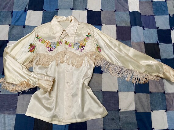 Vintage 1970s Western Embroidered Fringe Shiny Sat