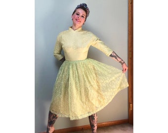 1950s Vintage Chartreuse Lace Party Cocktail Dress Full Skirt