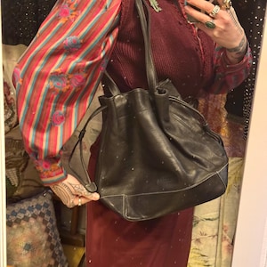 1990s Kenneth Cole Black Leather Drawstring Bucket Bag Purse