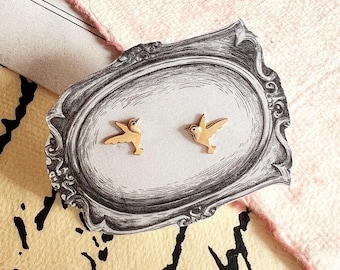 14k Yellow Gold Bird Stud Earrings: Delicate Nature Jewelry