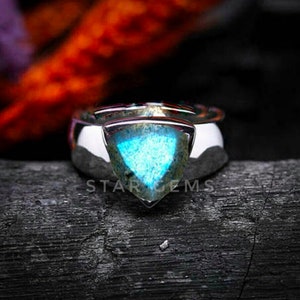 Natural Labradorite Men&#39;s Ring, 925 Sterling Silver Ring, BlueFire Quality Labradorite Ring, Wedding Promise Ring, Anniversary Gift For Men