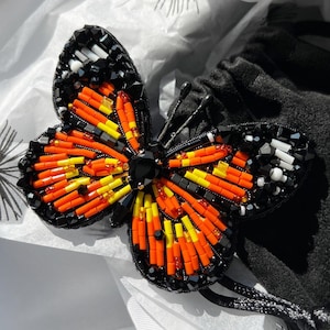 Broche de borboleta, joias de borboleta monarca, broche de contas, broche de inseto feito à mão, broche para mulheres e homens