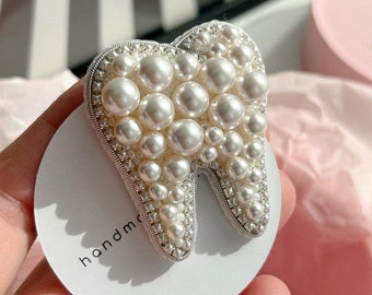 Handmade Tooth Brooch, Dental Jewelry for Dental Hygienist, Unique Dental Student Graduation Gift, Beaded Pearl Tooth Pin