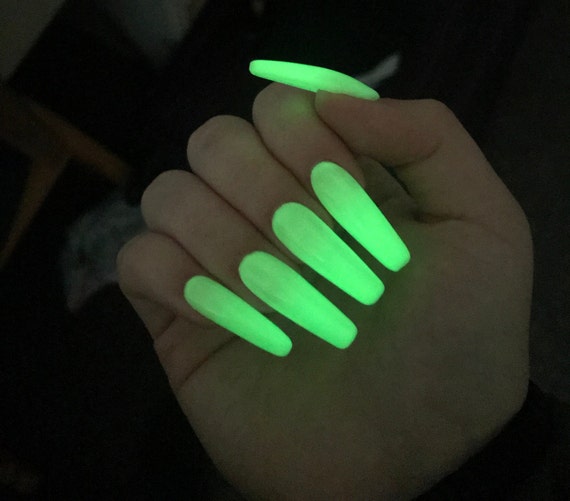 glow in the dark acrylic nails near me