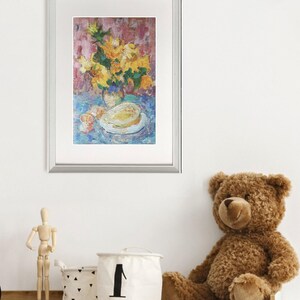 Bodegón vintage con flores y frutas – Pintura al óleo ucraniana de los años 80 – Obra original enmarcada – Decoración de pared para cocina y comedor