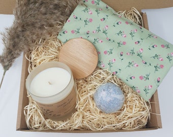 Eco Gift Set 'Sleepy' - Essential Oil Candle, Lavender Eye Pillow and Bath Bomb -Plastic Free Vegan Shop