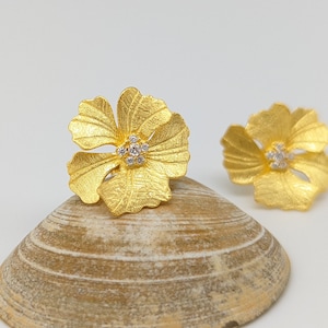 Boucles d&#39;oreilles cosmos plaquées or, clou d&#39;oreille fleur de naissance d&#39;octobre, boucle d&#39;oreille en argent sterling, bijoux de mariée de demoiselle d&#39;honneur, cadeau de fête des mères pour grand-mère