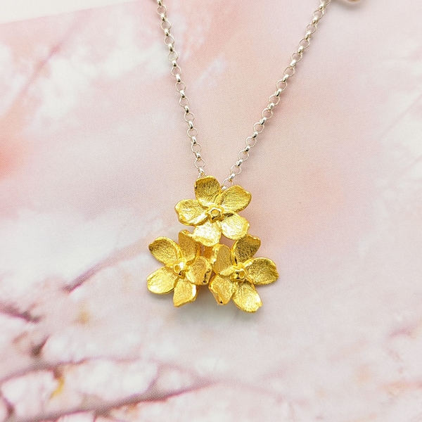 Collana minimalista placcata in oro con motivo "Non ti scordar di me", fiore di ciliegio, fiore, argento sterling, gioiello da damigella d'onore, regalo di compleanno per mamma e nonna