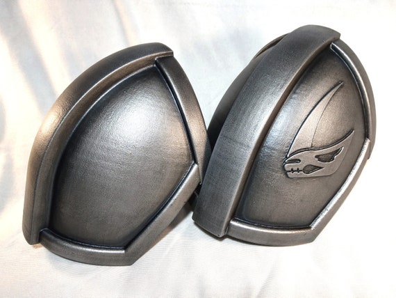 Handmade Mandalorian Beskar Armor Left and Right Shoulder - Etsy