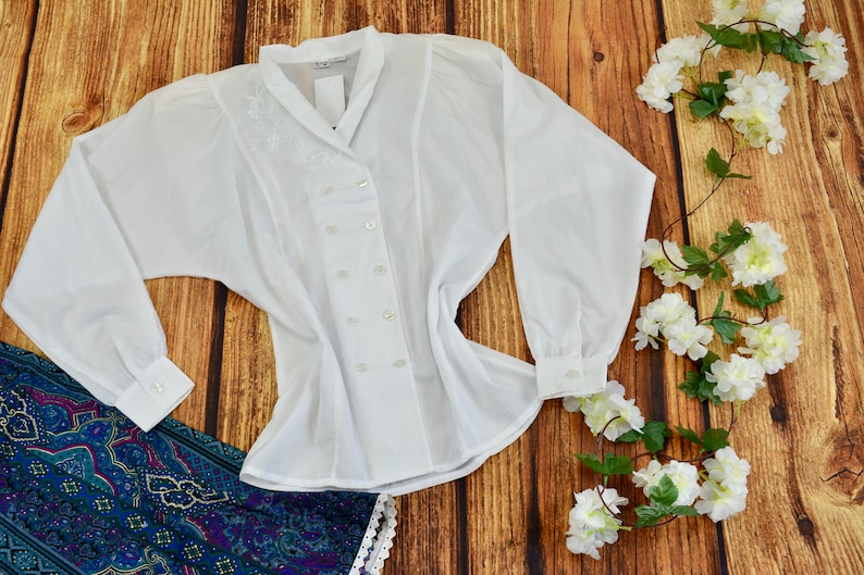 Embroidered blouse White blouse Vintage suit blouse Size M