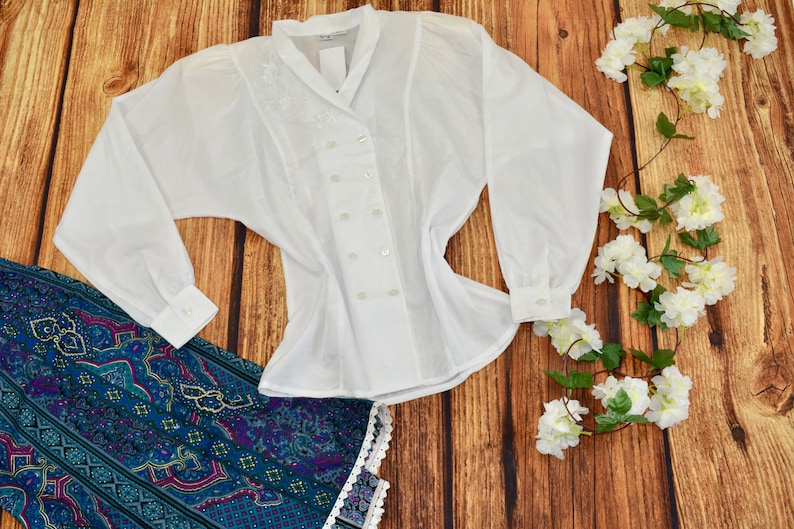 Embroidered blouse White blouse Vintage suit blouse Size M