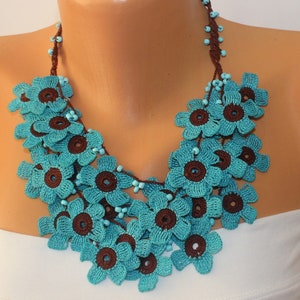 Chunky Collar Necklace, Flower Strand Jewelry, Floral Crochet Lariat,  Scarf Necklace Women, Turquoise Statement Jewelry, Boho Gift for Her
