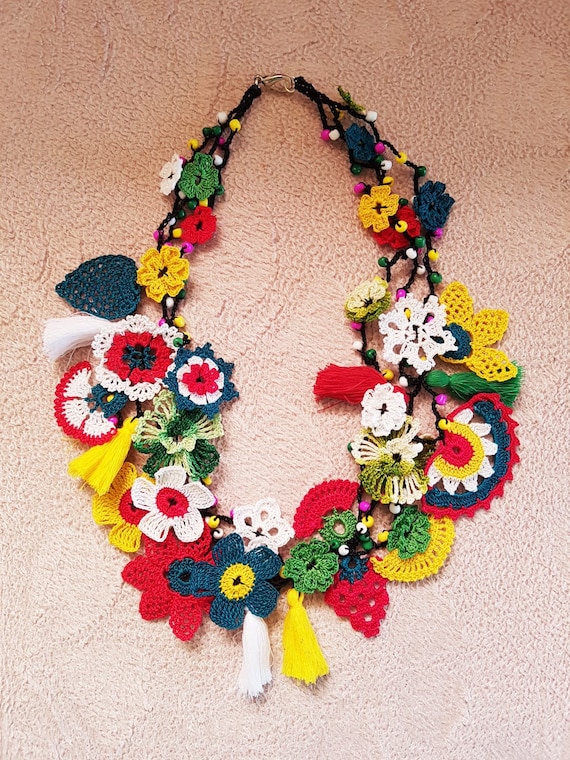 Crochet Collar Necklace, Flower Strand Jewelry, Floral