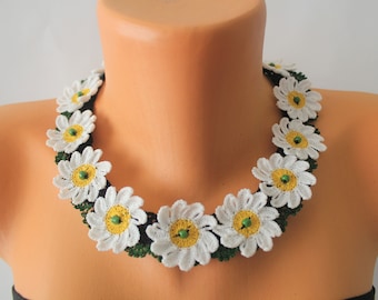 Daisy Necklace Choker, Crochet Collar, Statement Bib Necklace, White Flower Jewelry, Turkish Oya Accessory, Bride Gifts, Bridesmaid Gifts