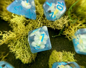 BLUE DAISY dnd dice set for tabletop gaming Dungeons and Dragons dICE TTRpg d20 dice flower DIce SEt