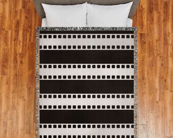 Film Roll Woven Blanket, Filmmaker Blanket, Manta en blanco y negro, Regalo para cineasta, Cinta de película Woven Blanket, Filmmaker Fan