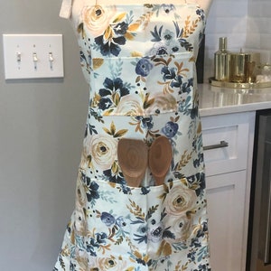 Heavy Duty Floral Cotton Canvas Apron. Crafting, gardening and cooking.
