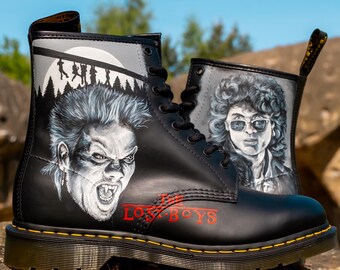 【NEL】Dr. Martens LOST BOYSコラボ ドクターマーチンから映画『ビートルジュース』と『ロストボーイ