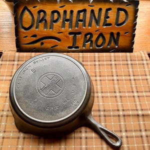 Griswold #9 Large Block Logo Skillet with Heat Ring