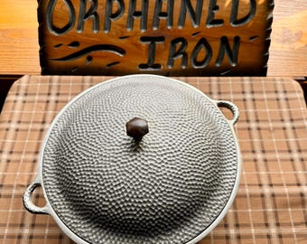 Antique Griswold #8 Dutch Oven, Iron Mountain Tite-top Lid