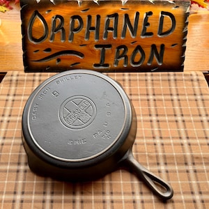 Griswold #9 Large Block Logo Cast Iron Skillet with Heat Ring