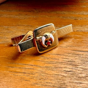 Vintage Shriners International Fez Masonic Tie Bar Clip