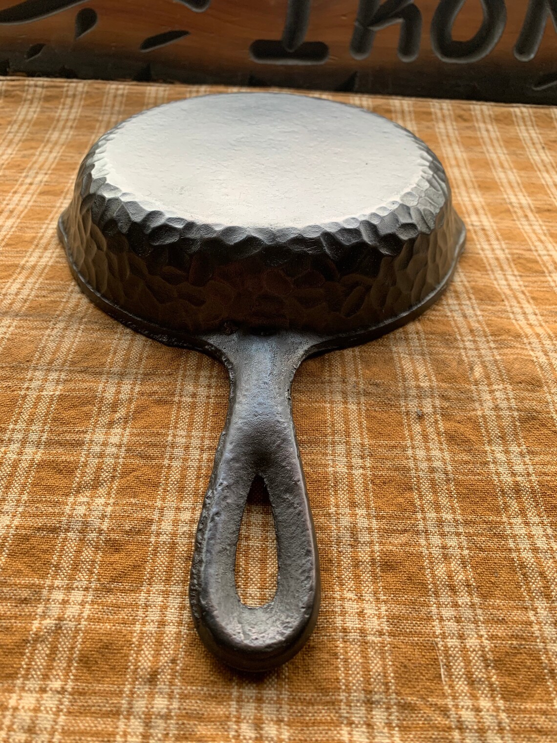 Wagner 3 Hammered Finish Cast Iron Skillet Etsy