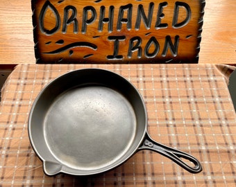 1800’s Gatemarked #8 Single Spout Cast Iron Skillet