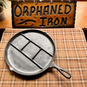 Rare!! Griswold #665 Round Divided Breakfast Cast Iron Skillet